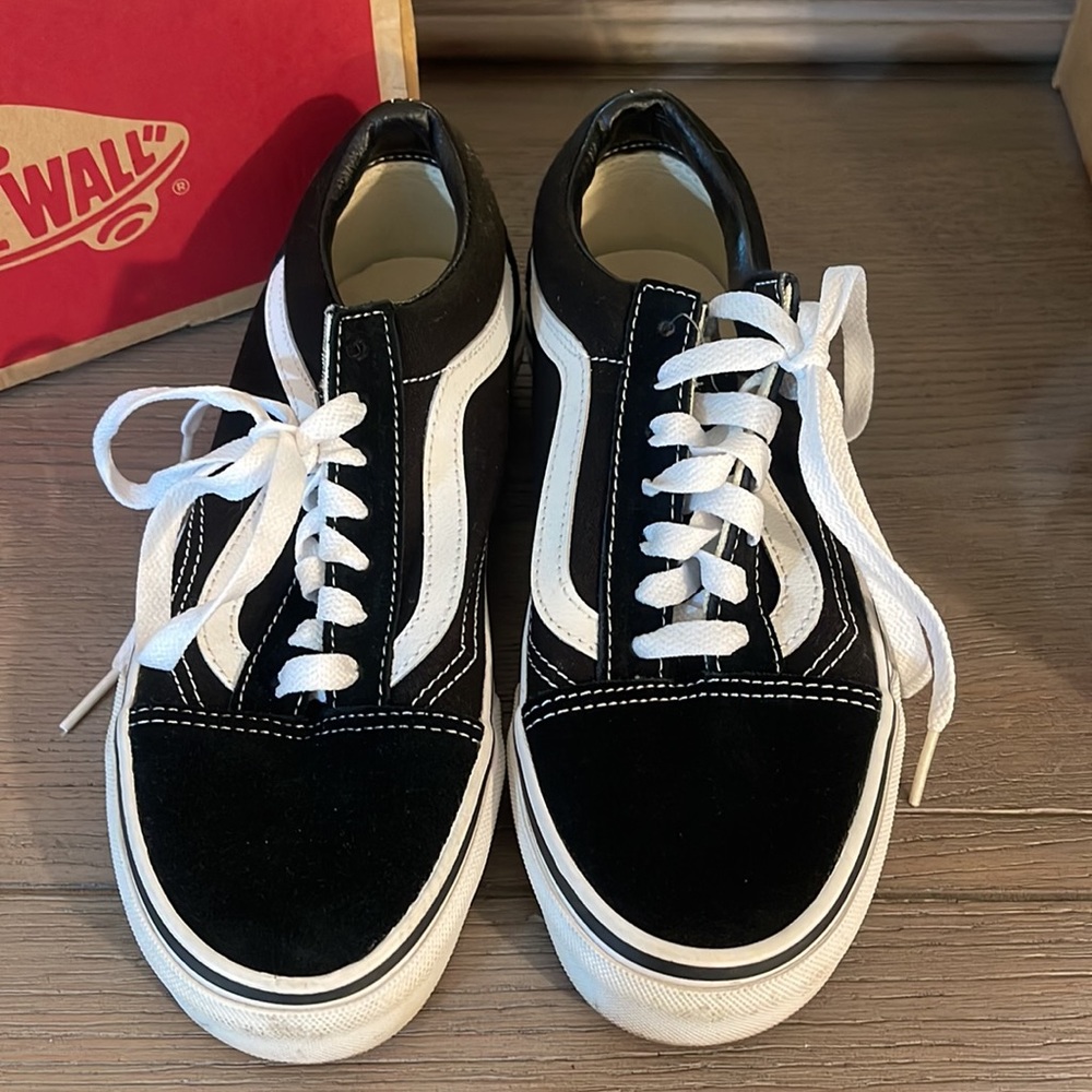 Women’s Vans - Picture 2 of 3